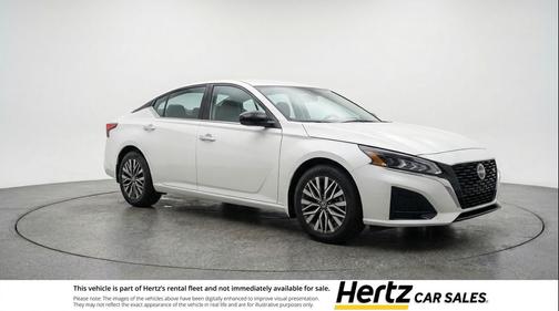 Glacier White 2025 Nissan Altima SV FWD