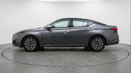 Gun Metallic 2025 Nissan Altima SV FWD