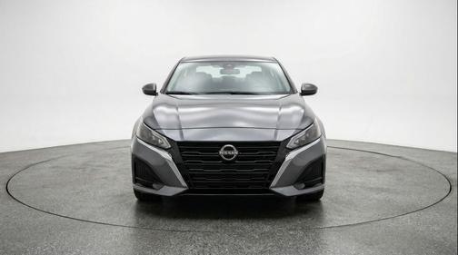 Gun Metallic 2025 Nissan Altima SV FWD