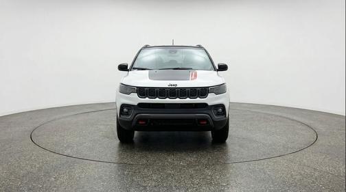 Bright White Clearcoat 2025 Jeep Compass Trailhawk