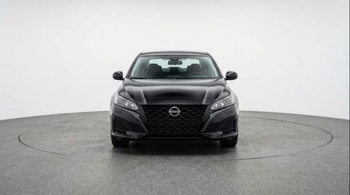 Super Black 2025 Nissan Altima SV FWD