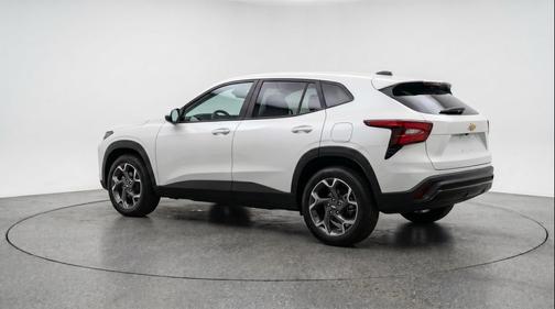 Summit White 2025 Chevrolet Trax LT