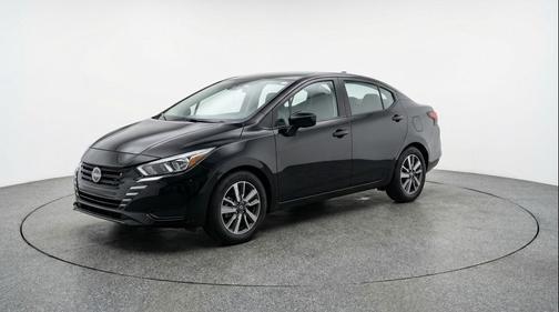 Super Black 2025 Nissan Versa 1.6 SV