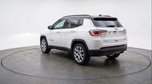 Bright White Clearcoat 2025 Jeep Compass Limited