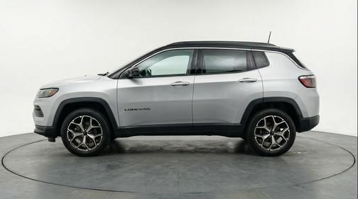 Silver Zynith Metallic Clearcoat 2025 Jeep Compass Limited