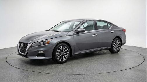 Gun Metallic 2025 Nissan Altima SV FWD