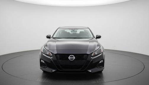 Super Black 2025 Nissan Altima SV FWD