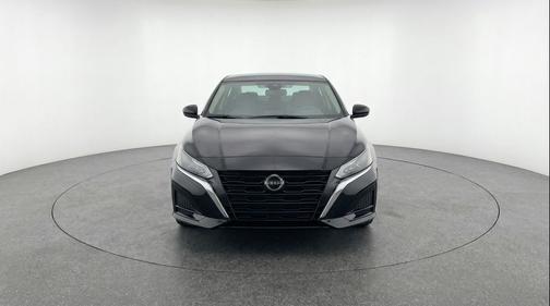 Super Black 2025 Nissan Altima SV FWD