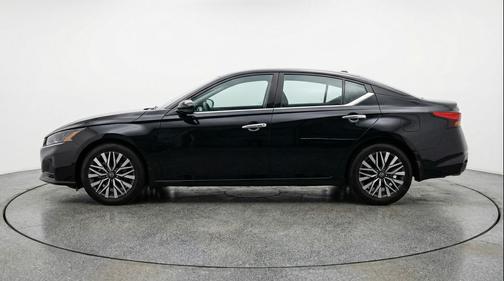 Super Black 2025 Nissan Altima SV FWD