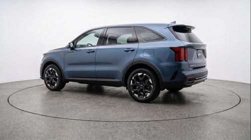 Everlasting Silver 2024 Kia Sorento S