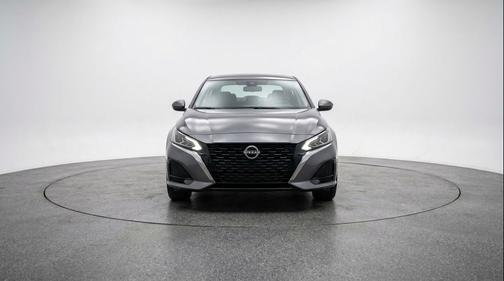 Gun Metallic 2025 Nissan Altima SV FWD