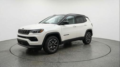 Bright White Clearcoat 2025 Jeep Compass Trailhawk
