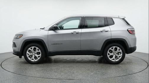 Silver Zynith Metallic Clearcoat 2025 Jeep Compass Latitude