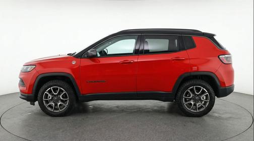 Red Hot Pearlcoat 2025 Jeep Compass Trailhawk