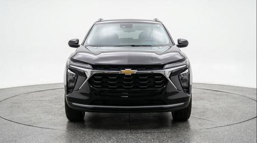 Mosaic Black Metallic 2025 Chevrolet Trax LT
