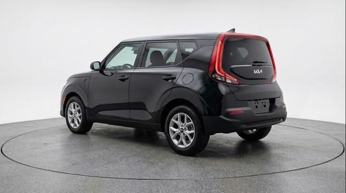 Fusion Black 2025 Kia Soul LX