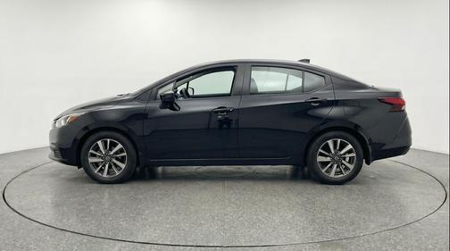 Super Black 2025 Nissan Versa 1.6 SV