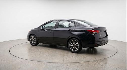 Super Black 2025 Nissan Versa 1.6 SV