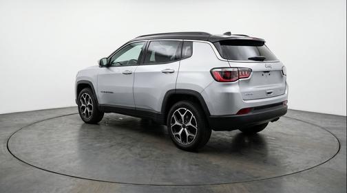 Silver Zynith Metallic Clearcoat 2025 Jeep Compass Limited