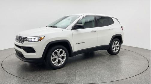 Bright White Clearcoat 2025 Jeep Compass Latitude