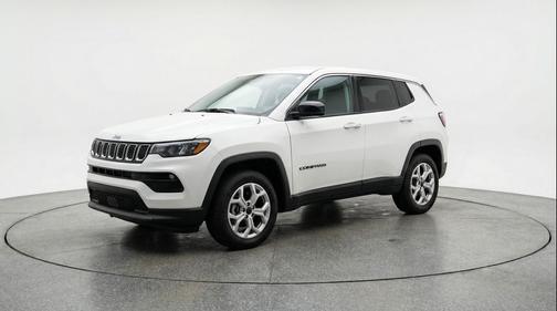 Bright White Clearcoat 2025 Jeep Compass Latitude