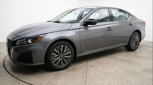 Gun Metallic 2025 Nissan Altima SV FWD