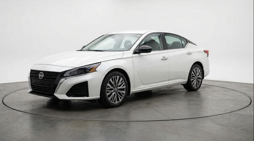 Glacier White 2025 Nissan Altima SV FWD
