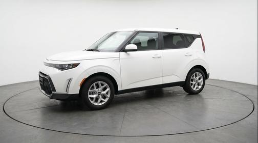 Snow White Pearl 2025 Kia Soul LX