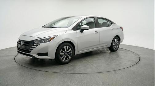 Brilliant Silver Metallic 2025 Nissan Versa 1.6 SV
