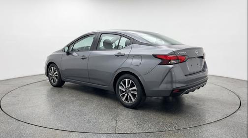 Gun Metallic 2025 Nissan Versa 1.6 SV