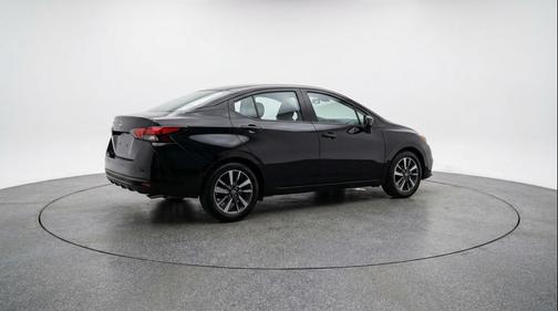 Super Black 2025 Nissan Versa 1.6 SV