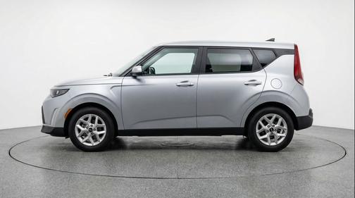 Steel Gray 2025 Kia Soul LX