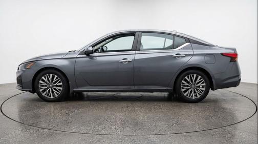 Gun Metallic 2025 Nissan Altima SV FWD