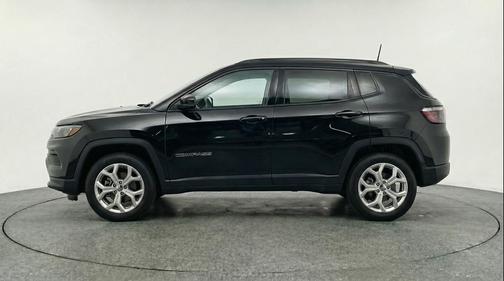 Diamond Black Crystal Pearlcoat 2025 Jeep Compass Latitude