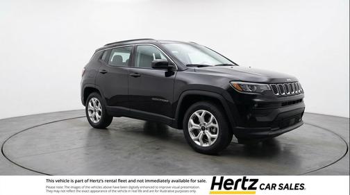 Diamond Black Crystal Pearlcoat 2025 Jeep Compass Latitude