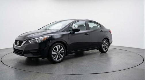 Super Black 2025 Nissan Versa 1.6 SV