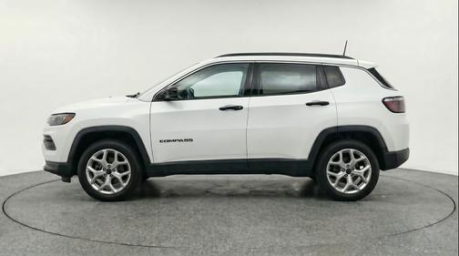 Bright White Clearcoat 2025 Jeep Compass Latitude