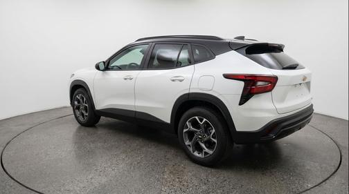 Summit White 2025 Chevrolet Trax LT