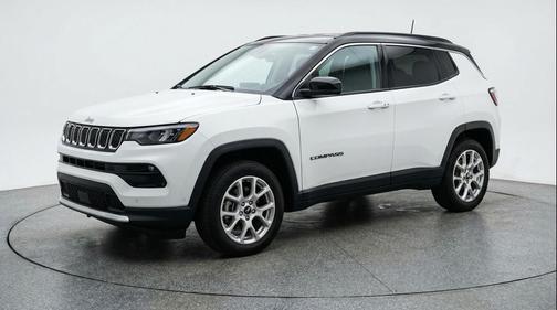 Bright White Clearcoat 2025 Jeep Compass Limited