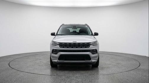 Silver Zynith Metallic Clearcoat 2025 Jeep Compass Limited