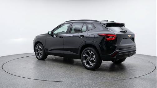 Mosaic Black Metallic 2025 Chevrolet Trax LT