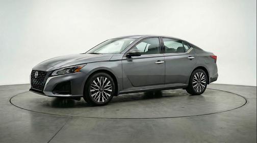 Gun Metallic 2025 Nissan Altima SV FWD