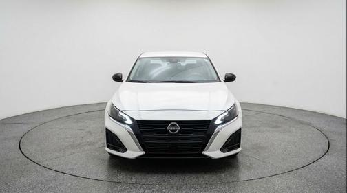 Glacier White 2025 Nissan Altima SV FWD