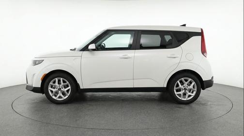 Snow White Pearl 2025 Kia Soul LX