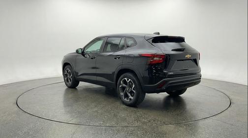 Mosaic Black Metallic 2025 Chevrolet Trax LT