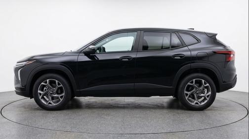 Mosaic Black Metallic 2025 Chevrolet Trax LT