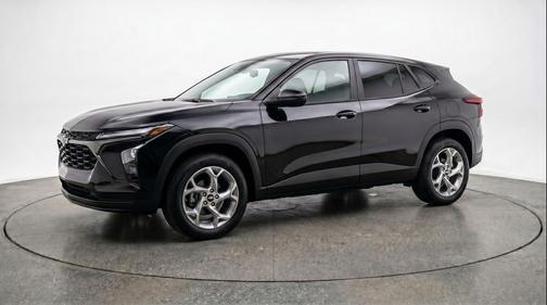 Mosaic Black Metallic 2025 Chevrolet Trax LT