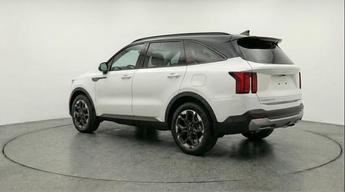 Glacial White Pearl 2024 Kia Sorento S