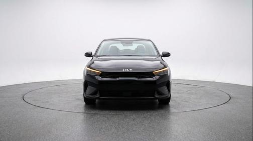 Aurora Black Pearl 2025 Kia K4 LXS