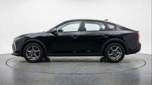 Aurora Black Pearl 2025 Kia K4 LXS